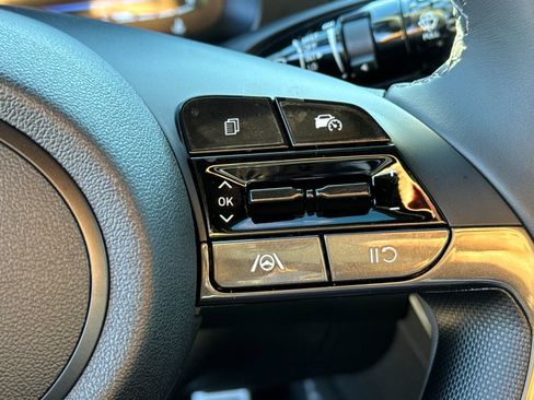 Certified 2025 Hyundai Elantra Sport image 27