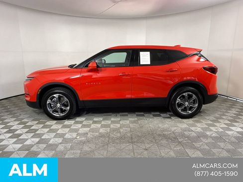 Used 2025 Chevrolet Blazer LT FWD image 11