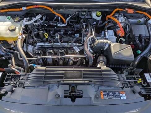 Certified 2025 Ford Escape SE image 29