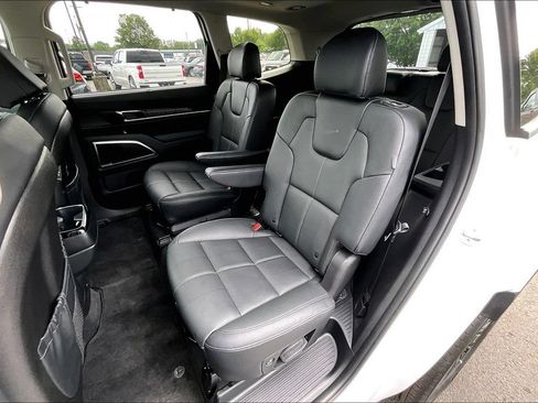 Used 2025 Kia Telluride SX w/ SX Captain's Chair Package AWD/4WD image 24