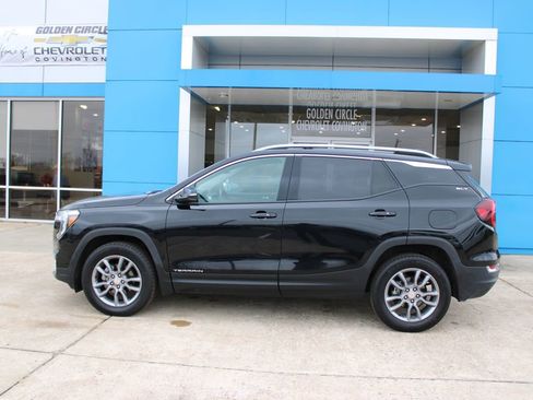 Used 2024 GMC Terrain SLT image 41