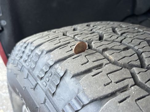 Used 2019 GMC Sierra 1500 AT4 w/ AT4 Premium Package image 14