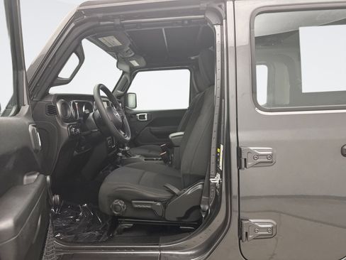 Used 2022 Jeep Gladiator Sport AWD/4WD image 11