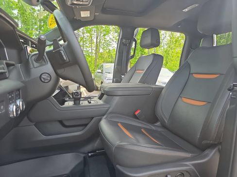 Certified 2023 GMC Sierra 1500 AT4 w/ AT4 Premium Package AWD/4WD image 14