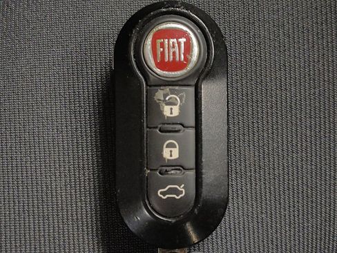 Used 2015 FIAT 500 Pop image 32