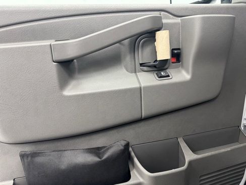 New 2026 Chevrolet Express 3500 Work Van w/ Power Convenience Package image 9