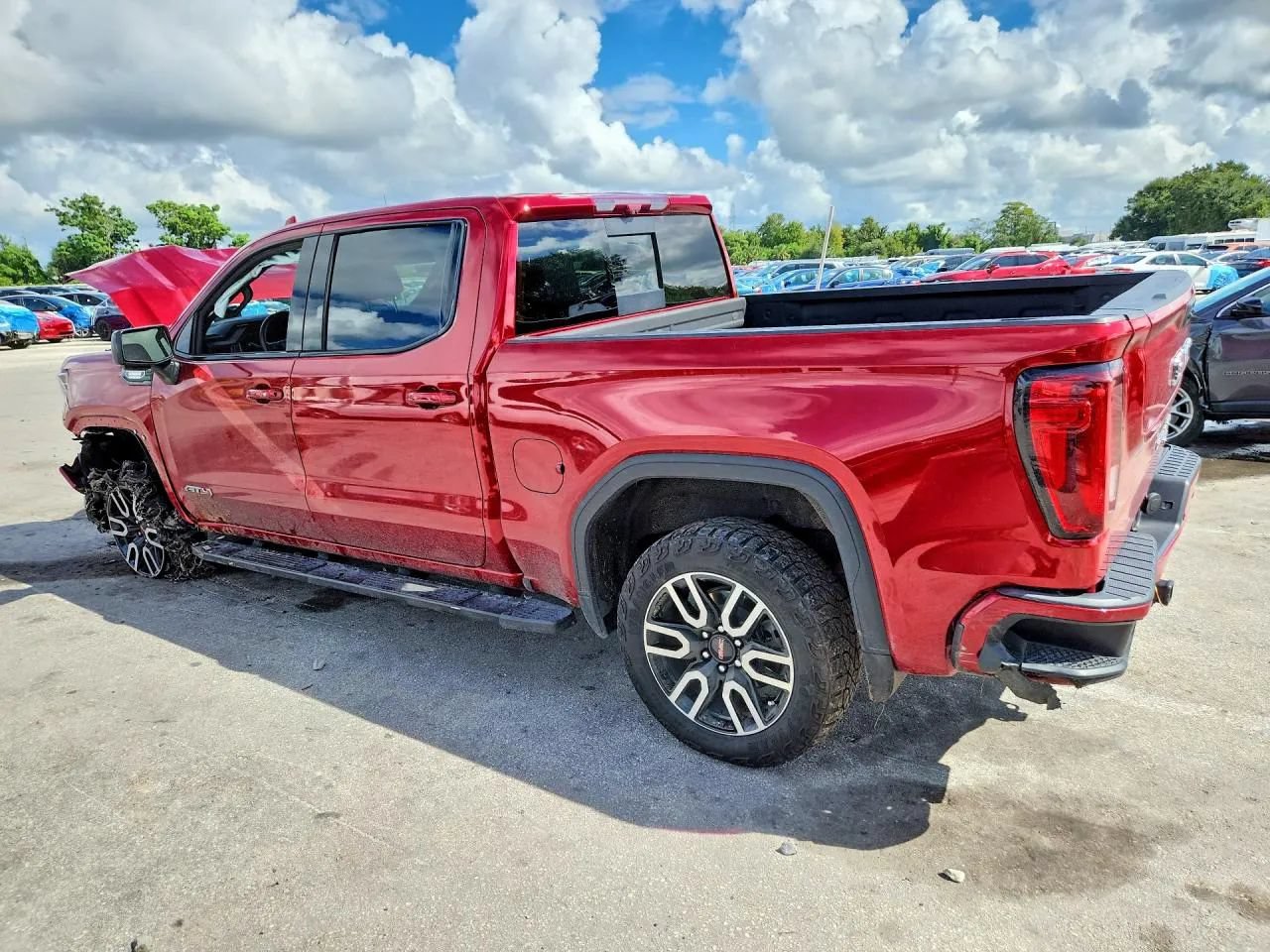 Used 2024 GMC Sierra 1500 AT4 w/ Technology Package AWD/4WD image 3