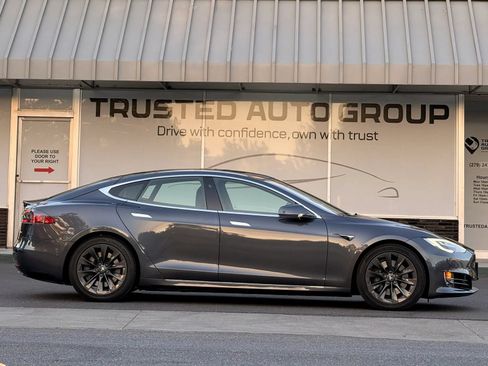 Used 2018 Tesla Model S 100D AWD/4WD image 4
