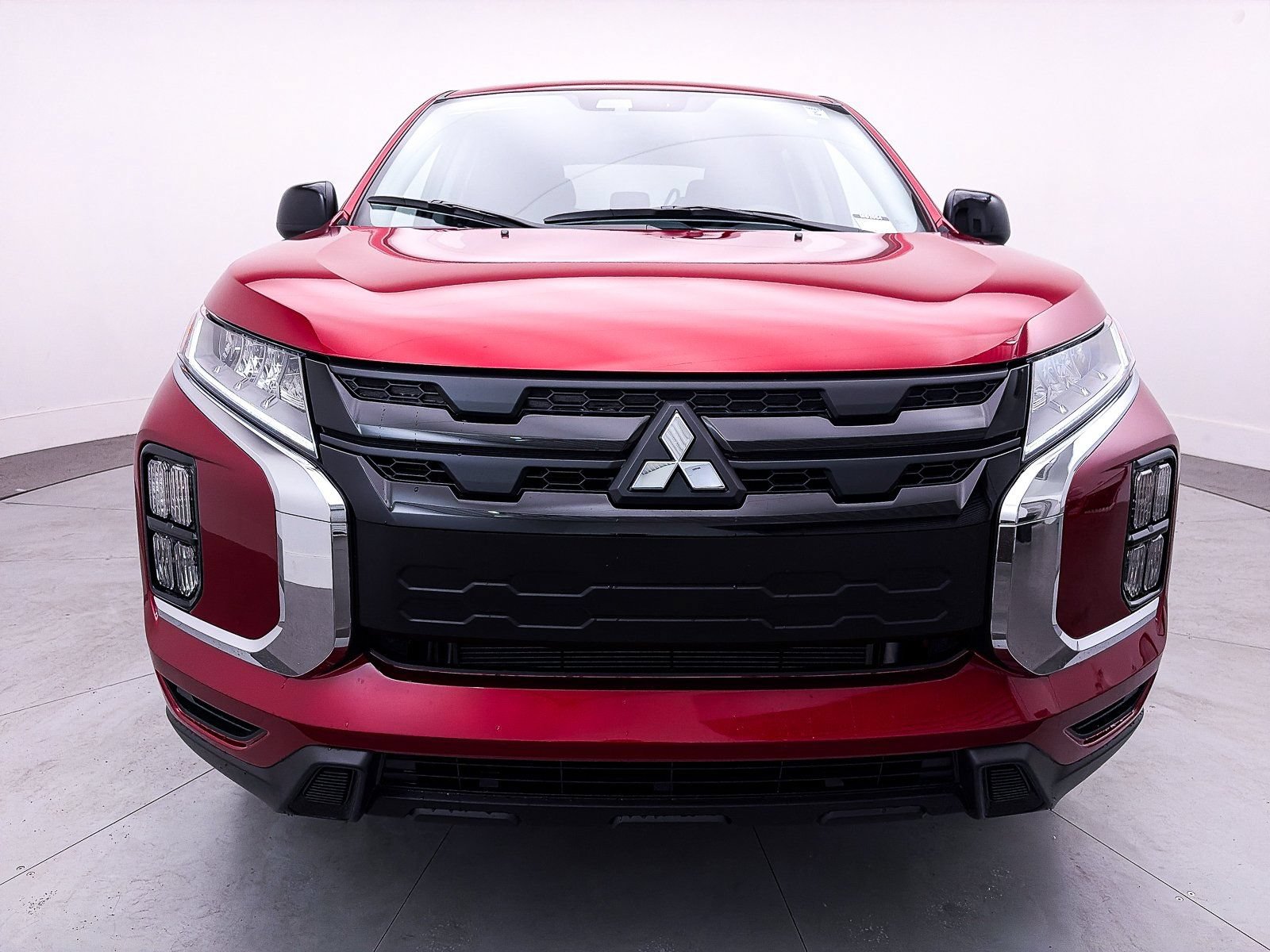 Used 2026 Mitsubishi Outlander Sport LE AWD/4WD image 2