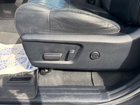 Used 2014 Toyota Tundra Limited w/ Limited Premium Package image 61