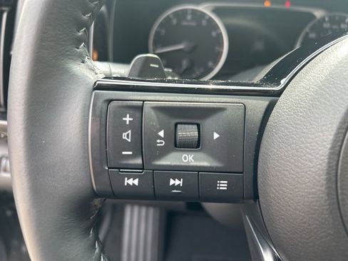 Certified 2023 Nissan Pathfinder SV w/ Black Appearance Package image 15