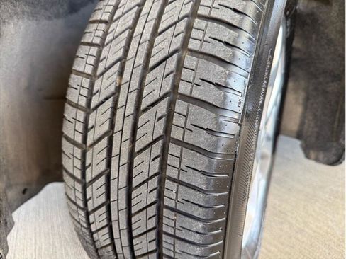 Used 2023 Chrysler Pacifica Limited FWD image 30