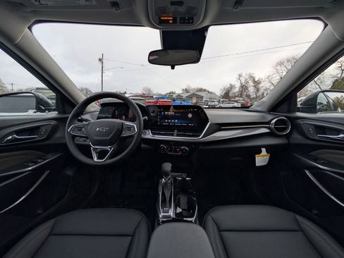 New 2026 Chevrolet Trax ACTIV w/ Driver Confidence Package image 2