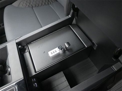 Used 2025 Toyota Tundra SR image 31