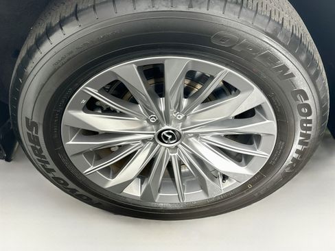 Used 2024 MAZDA CX-90 Plug-In Hybrid w/ Preferred AWD/4WD image 11