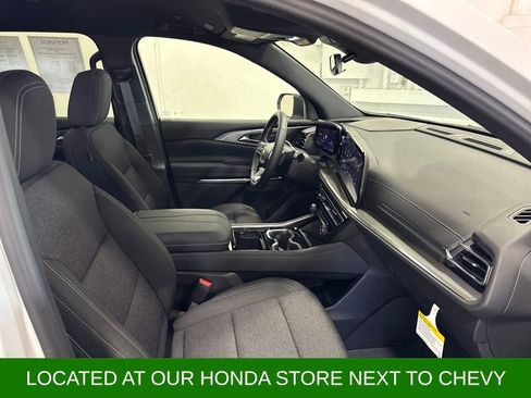 Certified 2024 Chevrolet Traverse LT image 33