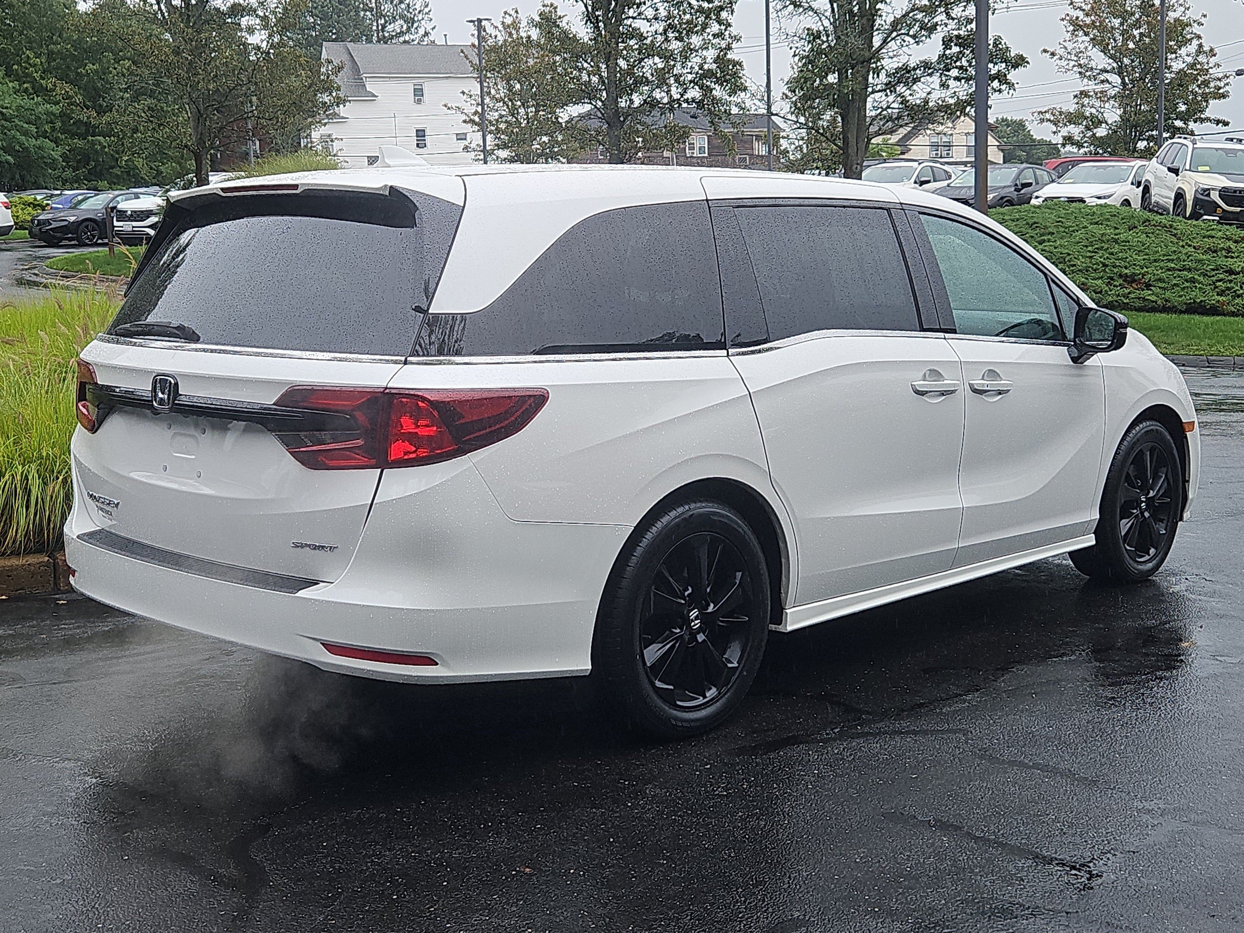 Used 2023 Honda Odyssey Sport image 2