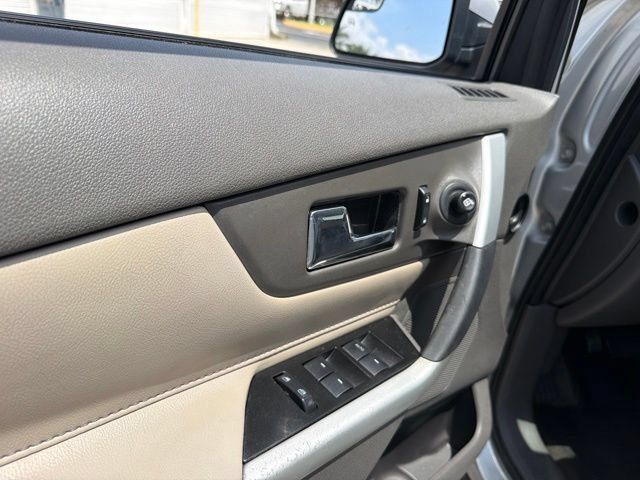 Used 2013 Ford Edge SEL FWD image 17