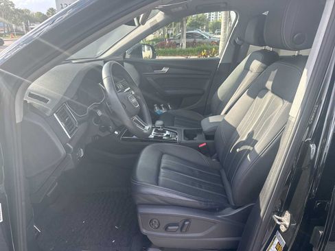 Certified 2024 Audi Q5 Premium AWD/4WD image 3
