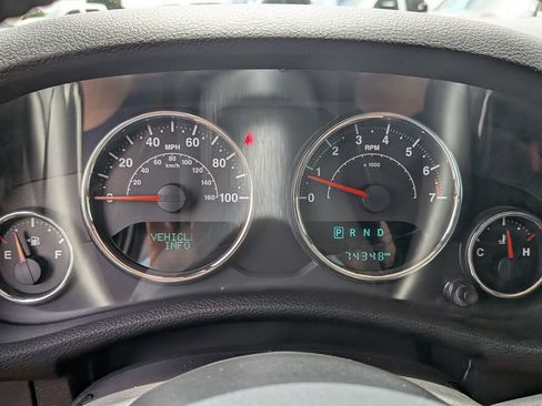 Used 2017 Jeep Wrangler Unlimited Sahara AWD/4WD image 17
