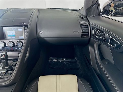 Used 2016 Jaguar F-TYPE R image 24