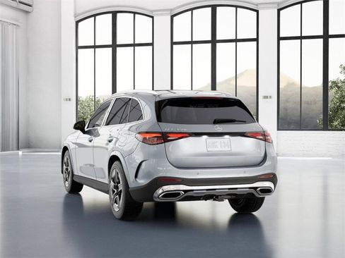 Used 2025 Mercedes-Benz GLC 350e 4MATIC image 27