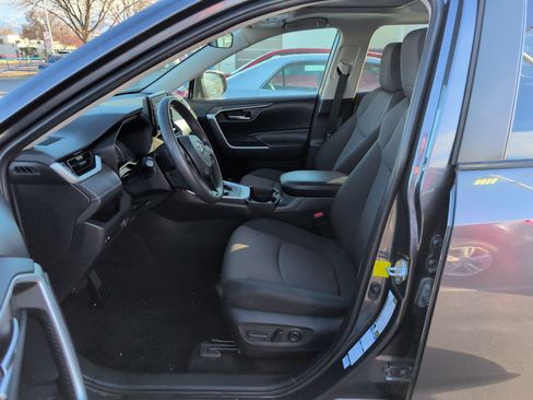 Used 2019 Toyota RAV4 XLE image 18