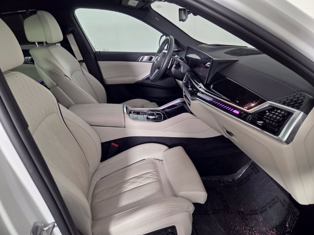 Used 2026 BMW X6 M60i AWD/4WD image 32