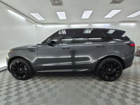 Used 2025 Land Rover Range Rover Sport Dynamic SE AWD/4WD image 2