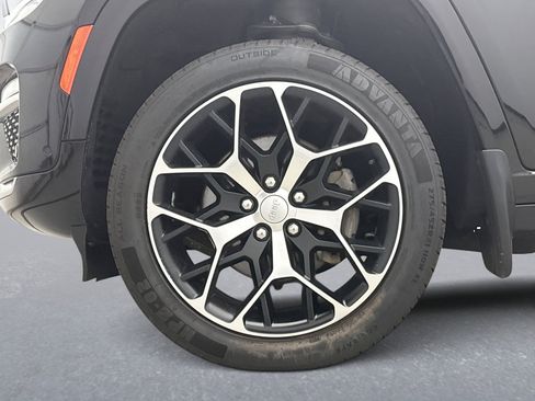 Used 2022 Jeep Grand Cherokee Summit AWD/4WD image 28