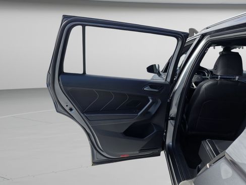 Used 2022 Volkswagen Tiguan SEL R-Line image 27
