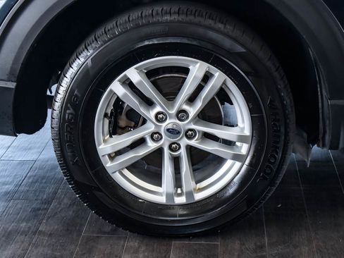 Used 2023 Ford Explorer XLT image 23