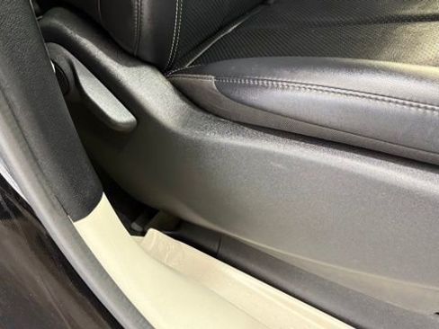 Used 2024 Chrysler Pacifica Select image 20