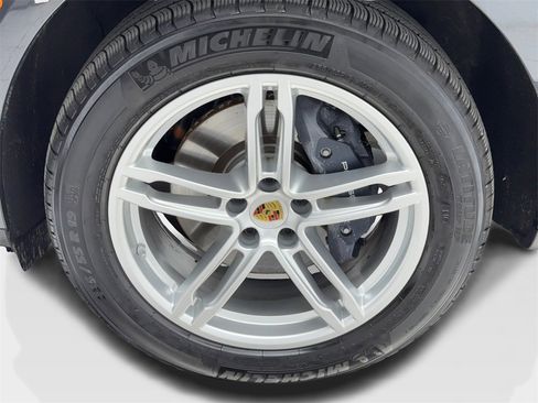 Used 2025 Porsche Macan w/ Premium Package Plus image 53