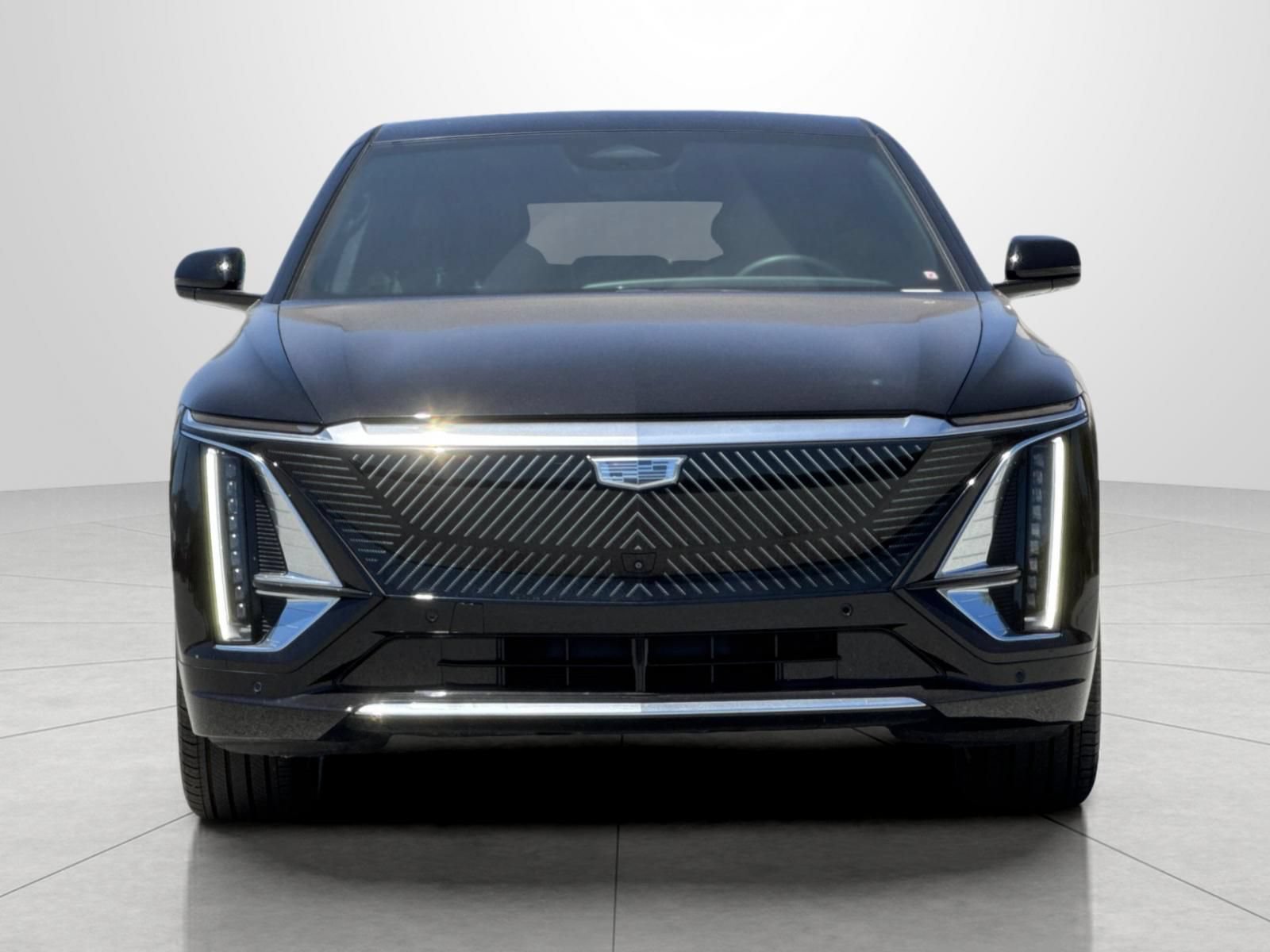 Used 2024 Cadillac Lyriq Luxury w/ LPO, Floor Liner Package AWD/4WD image 8