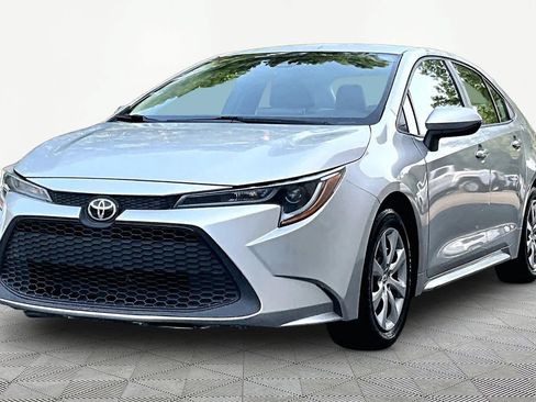 Certified 2021 Toyota Corolla LE FWD image 2