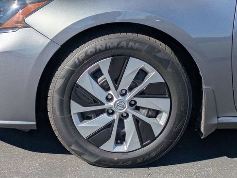 Used 2023 Nissan Altima 2.5 S FWD image 10