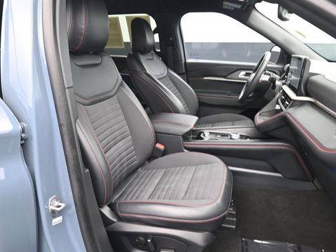 Used 2025 Ford Explorer ST-Line w/ Premium Package RWD image 11