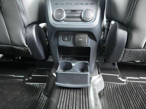 Used 2025 Ford Explorer Active w/ Active Comfort Package RWD image 25