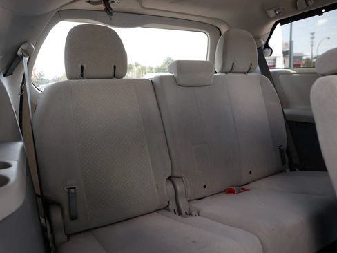 Used 2014 Toyota Sienna LE FWD image 14