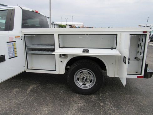 Used 2018 Ford F250 XL w/ Power Equipment Group RWD image 26