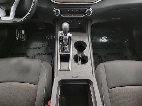 Used 2025 Nissan Altima 2.5 SV image 17