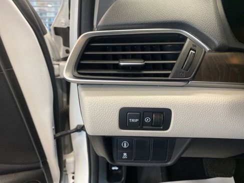 Used 2018 Honda Accord EX image 11