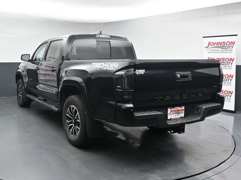 Used 2020 Toyota Tacoma TRD Sport w/ Technology Package AWD/4WD image 6