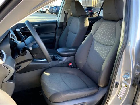 Used 2024 Toyota RAV4 XLE image 7