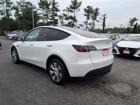 Used 2024 Tesla Model Y Long Range AWD/4WD image 5