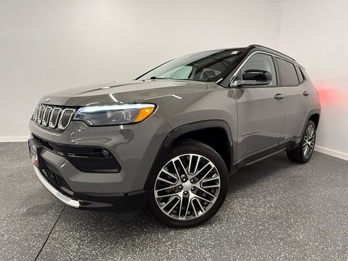 Used 2022 Jeep Compass Limited w/ Elite Group image 2