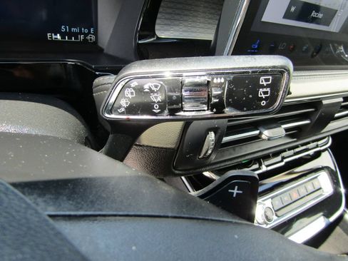 Used 2023 Lincoln Corsair AWD w/ Equipment Group 101A image 35