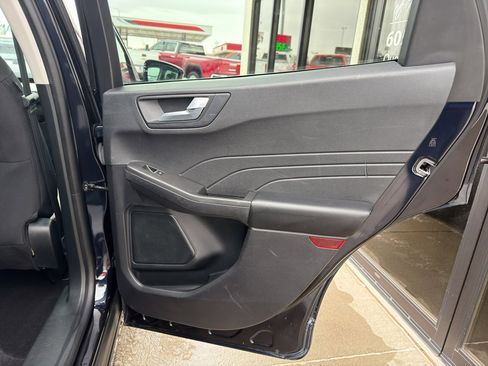 Used 2021 Ford Escape SE image 9