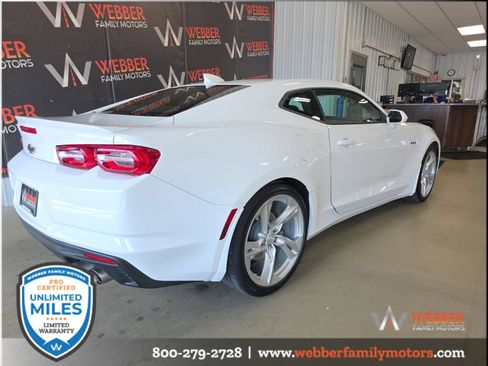Used 2022 Chevrolet Camaro LT w/ Technology Package RWD image 6